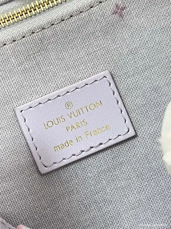 Official oldcobbler LOUIS VUITTON ONTHEGO PM 0705